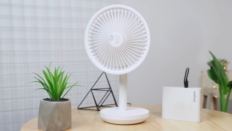 Quạt sạc tích điện