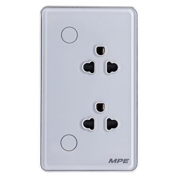 Mặt ổ cắm đôi 3 chấu màu trắng viền bạc MPE, điều khiển Wifi SOW2/SC