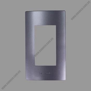 Mặt dùng cho 3 thiết bị Panasonic WEVH68030MYH màu xám ánh kim WEVH68030MYH