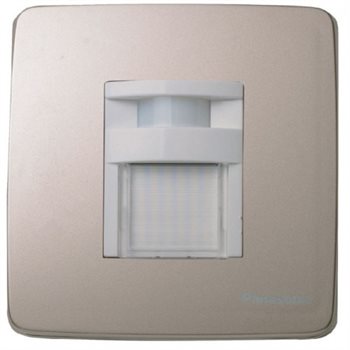 Đèn gắn tường soi lối đi có cảm biến hồng ngoại và ánh sáng màu vàng ánh kim WMT707MYZ-VN