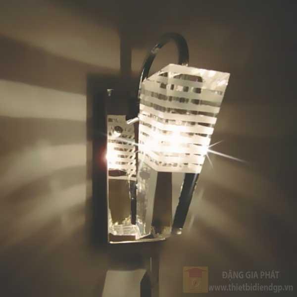 Đèn vách có bóng led 3W, size: W7*H22cm