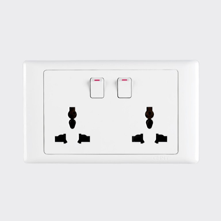 Bộ ổ cắm đôi đa năng kèm công tắc CHINT NEW7-G41920 White 13A 250V