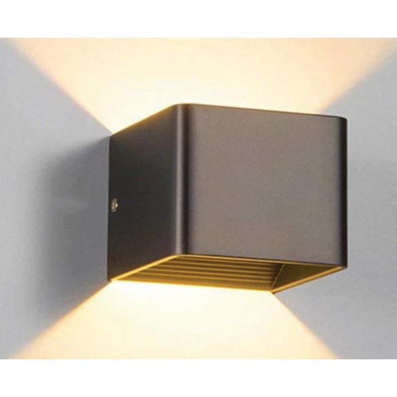 Đèn tường chống nước 8W, ánh sáng vàng 10x10cm