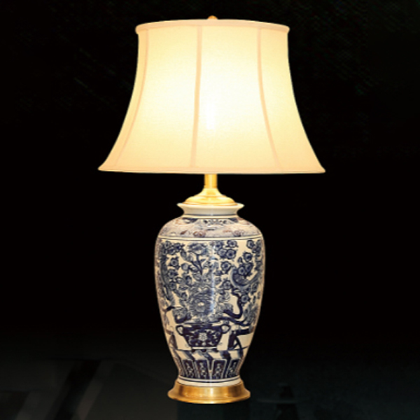 Đèn bàn chụp vải bình gốm VENUS KT9002