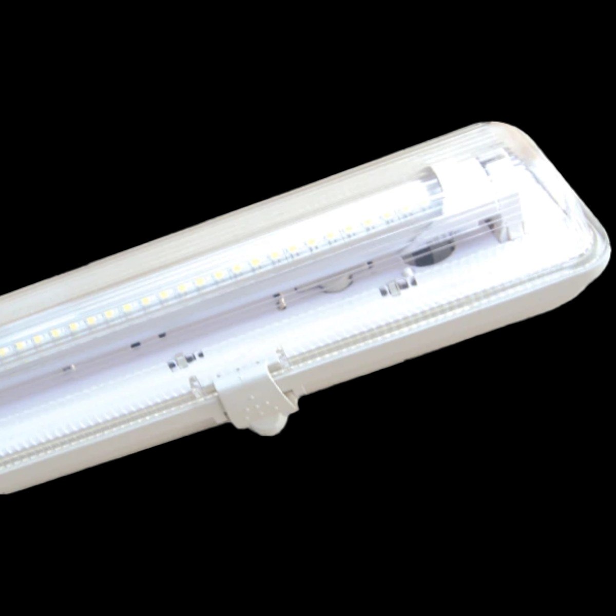 Máng đèn chống thấm Không bao gồm bóng đơn huỳnh quang