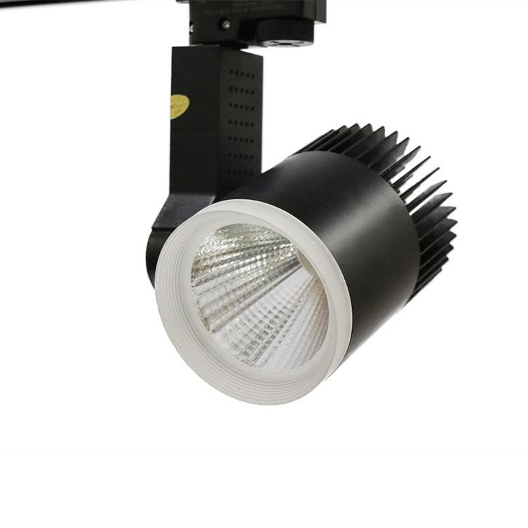Đèn rọi ray cao cấp 12W, vỏ đen, ánh sáng trung tính