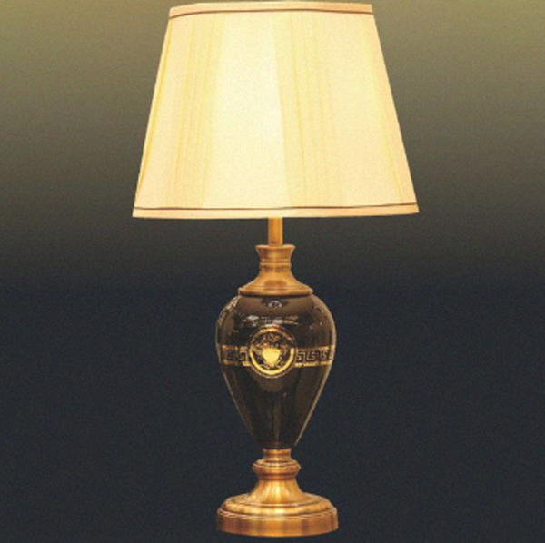Đèn bàn chụp vải bình thủy tinh VENUS T1710