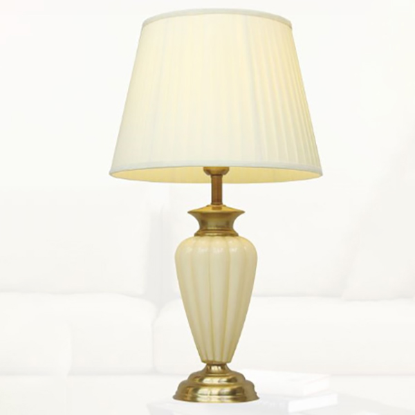 Đèn bàn chụp vải thân thủy tinh VENUS TB8853