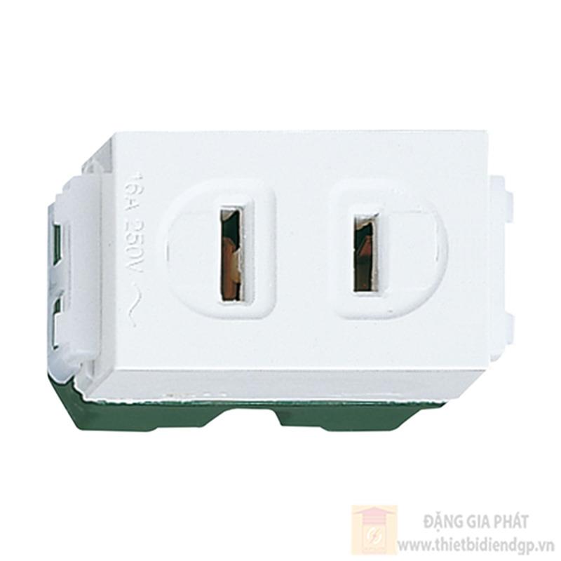 Ổ cắm đơn Panasonic WEG1001SW dùng cho phích cắm dẹp 16A