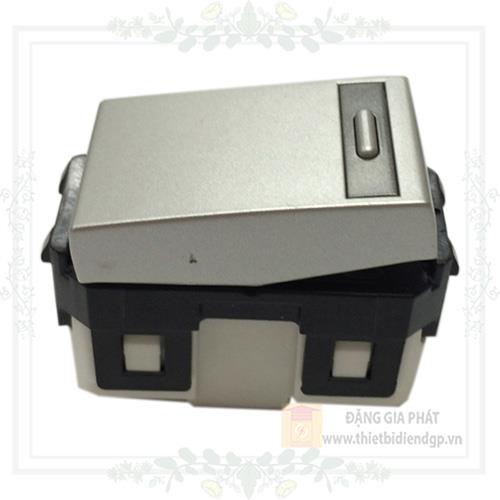 Công tắc B Panasonic WEG55317MW1 Chiều, Màu trắng ánh kim 16A