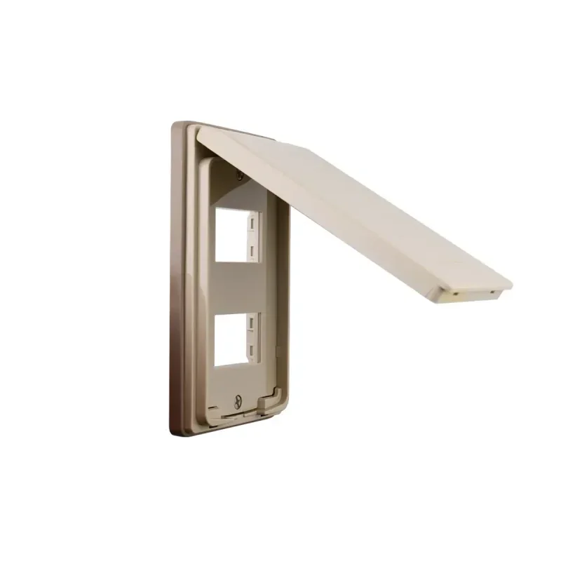 Mặt 2 thiết bị Panasonic WEG7902 có nắp che mưa