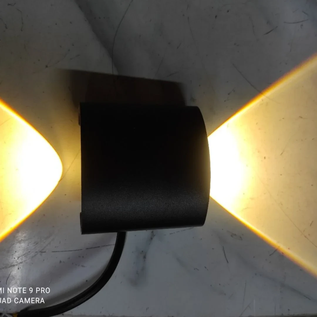 Đèn tường trang trí L90*H50 - LED 3000K*2 - IP65 vỏ đen