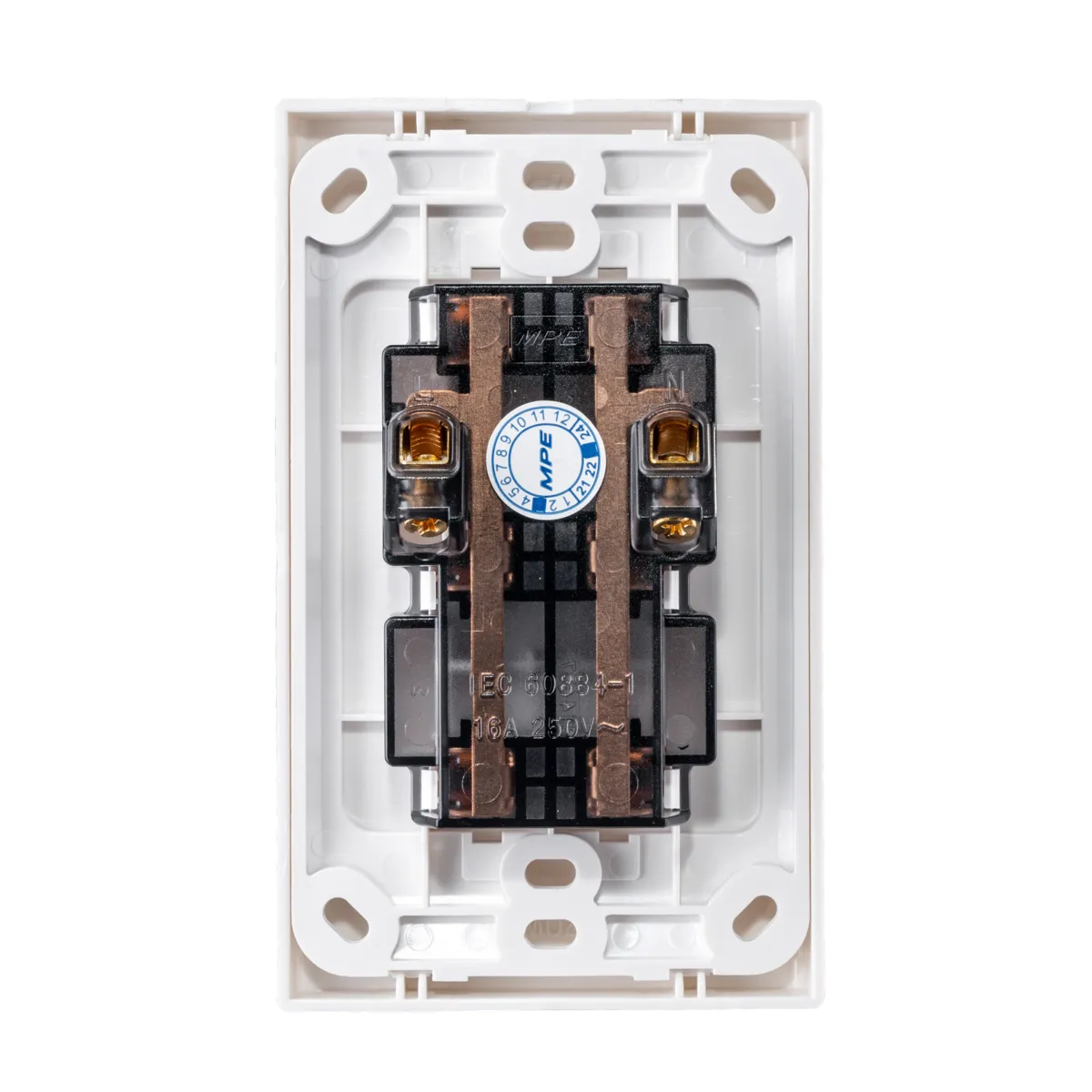 Bộ ổ cắm đơn MPE 3 Ổ cắm 2 chấu A20US3N đế liền 16A