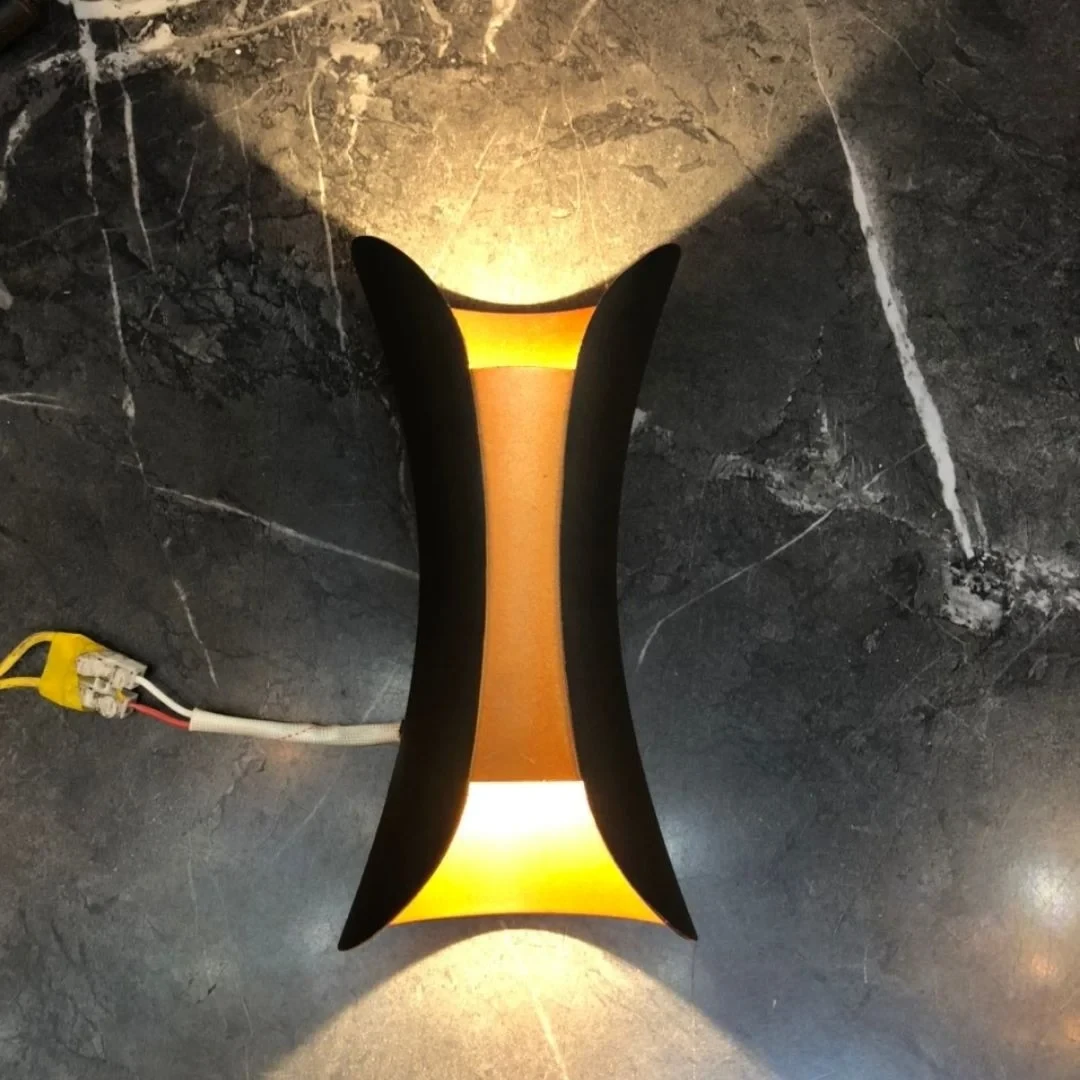 Đèn tường trang trí L100*W100*H200 - LED 3000K - IP65