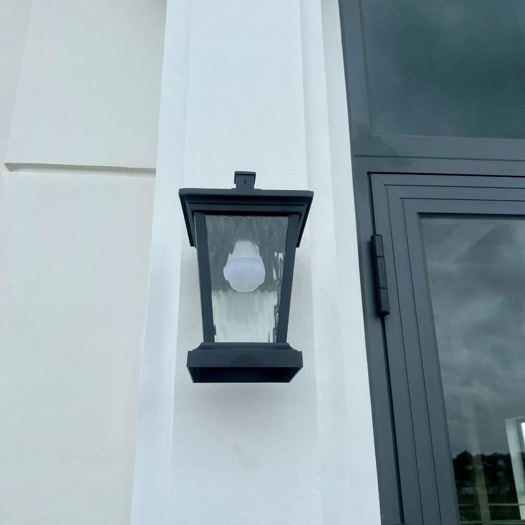 Đèn vách ngoài trời W200*L170*W330 - E27*1