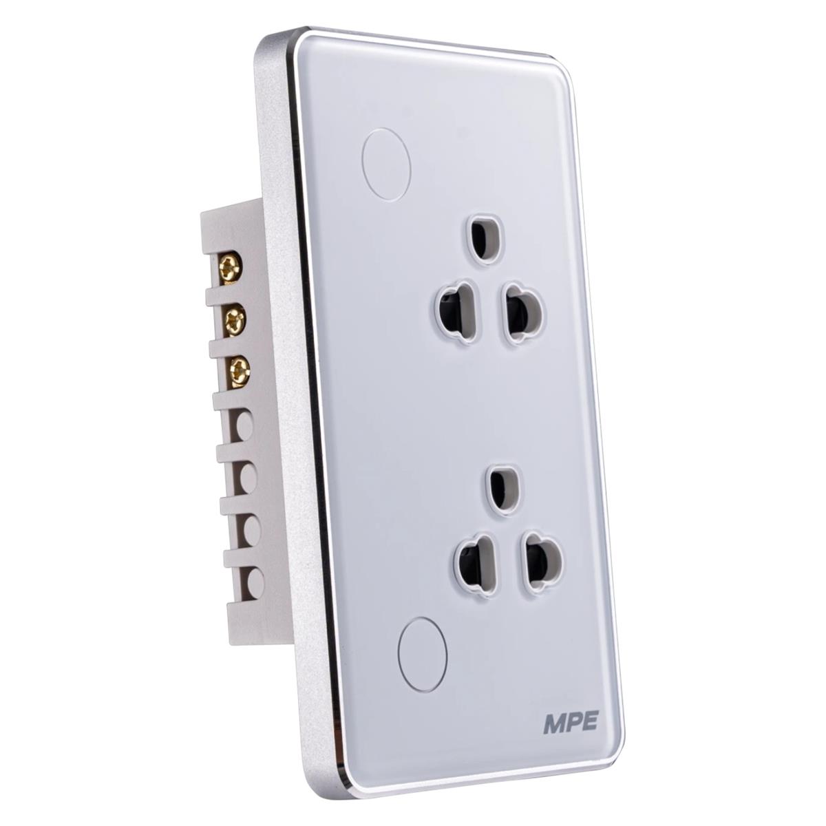 Mặt ổ cắm đôi 3 chấu màu trắng viền bạc MPE, điều khiển Wifi