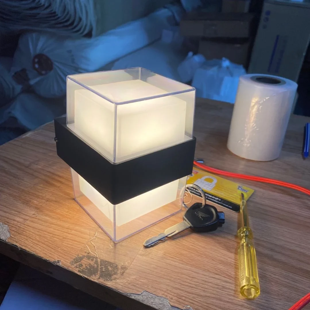 Đèn tường trang trí L100*W100*H140 - LED 3000K - IP65