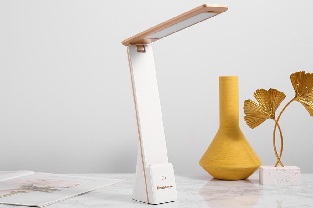 Đèn bàn sạc LED Panasonic HHGLT0339W88L Trắng chính hãng