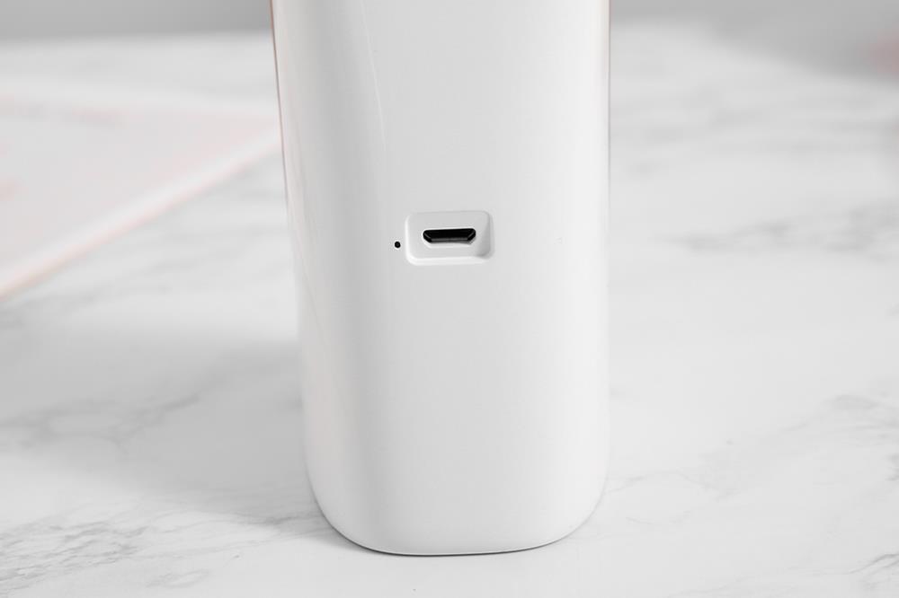 Đèn bàn sạc LED Panasonic HHGLT0339W88L Trắng