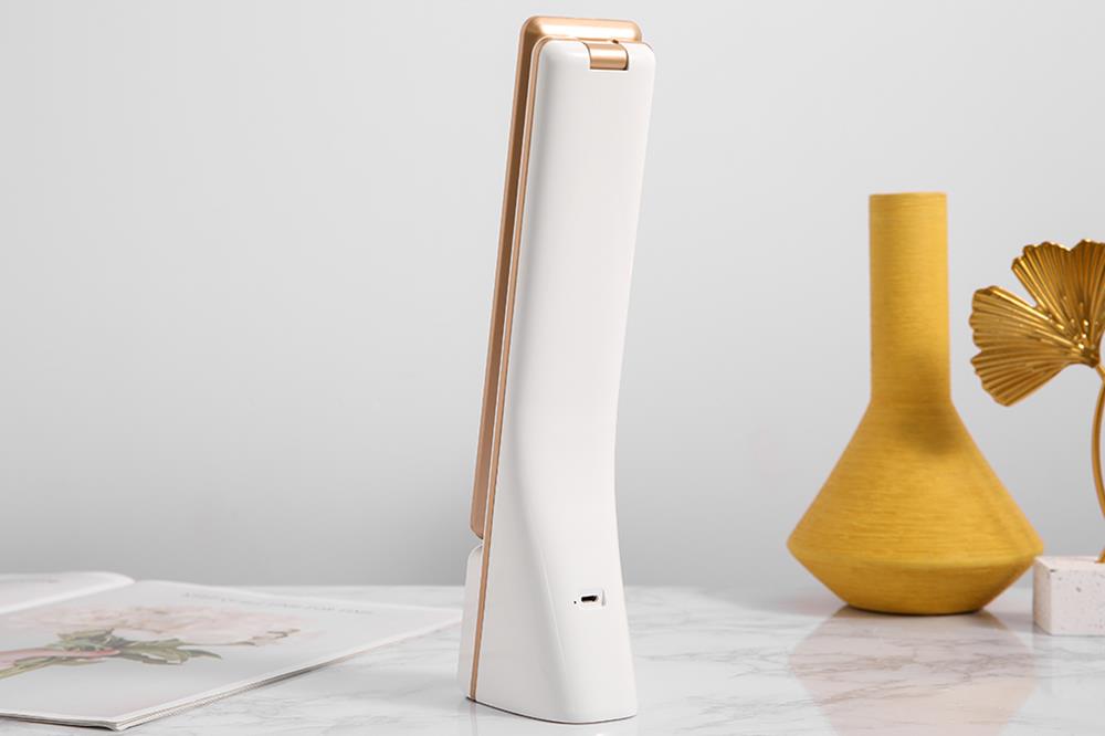 Đèn bàn sạc LED Panasonic HHGLT0339W88L Trắng