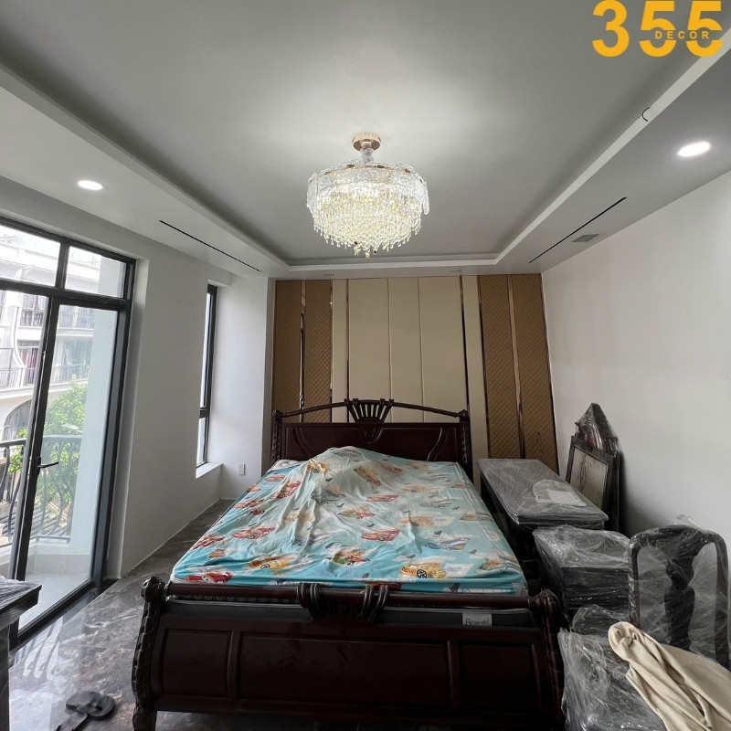 Image of Den tha pha le phong ngu