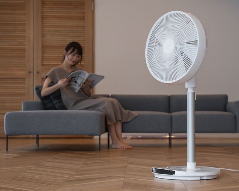 Nên đặt quạt thổi lệch sang hướng khác để không khí lưu thông tốt hơn